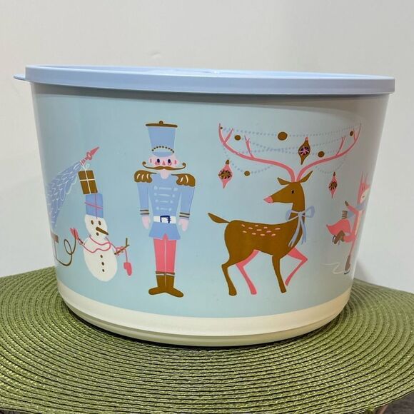 Tupperware Lumina Mega Bowl with Christmas Scene 6.6L NWT - Picture 4 of 13